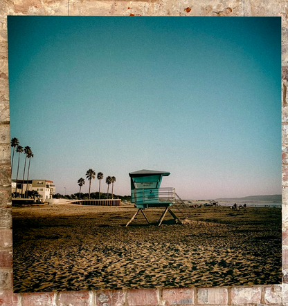 LIFEGUARD TOWER
