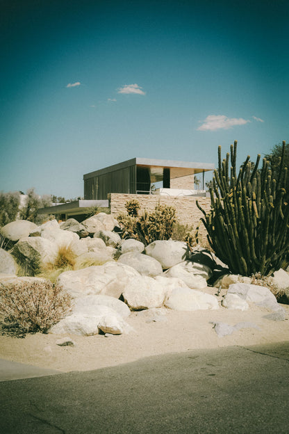 LINEAR LIVING | KAUFMANN HOUSE